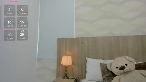   online show from November 29, 11:25 am