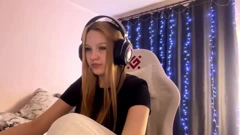 Amia online show from February 28, 3:22 pm