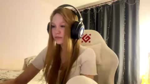 Amia online show from April 3, 5:55 pm