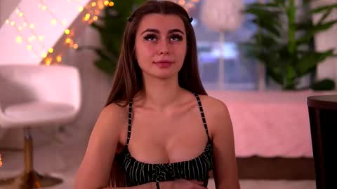 kaylabray online show from February 8, 5:44 am