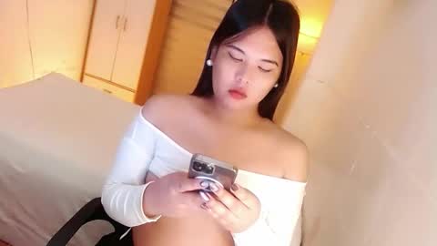 Snapshot of kayleepinay chatting on October 23, 1:11 am Y O U R F U T U R E K A Y L E E online show from October 23, 1:11 am