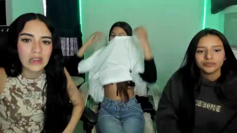 kaylie online show from February 7, 7:49 pm