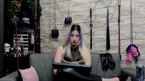 Miss Kazia online show from January 14, 1:54 am