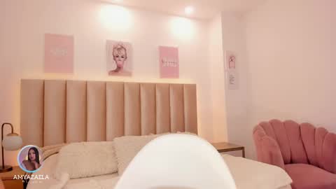 Amy Azaela  online show from September 13, 12:51 am