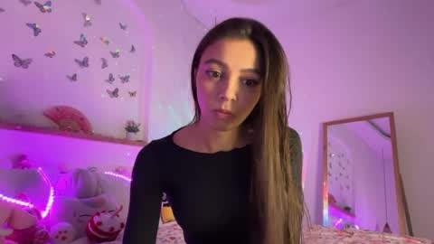keira online show from May 4, 12:14 am