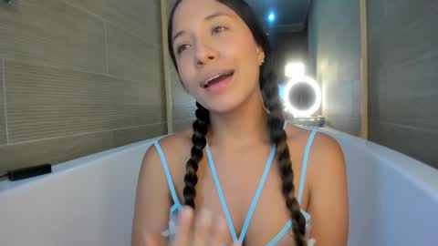Snapshot of keiry_gonzalez11_aws chatting on October 23, 2:06 am keiry_gonzalez11_aws online show from October 23, 2:06 am