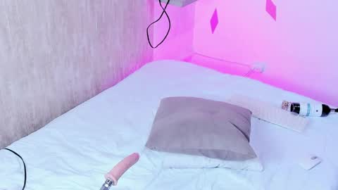 kelly_666 online show from May 3, 4:05 am