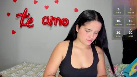 kellyMillian  online show from December 14, 3:23 am