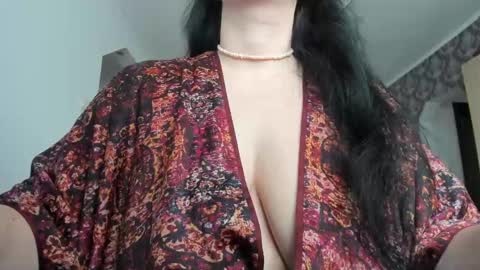 Snapshot of kellymorgan_ chatting on February 18, 9:32 am Monday - Friday 08 am - 3 pm GMT 3 online show from February 18, 9:32 am