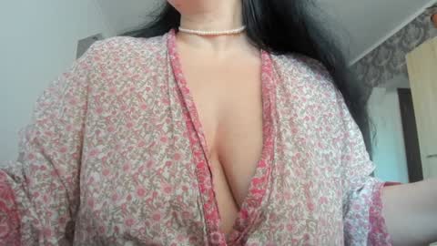 Snapshot of kellymorgan_ chatting on January 31, 9:05 am Monday - Friday 08 am - 3 pm GMT 3 online show from January 31, 9:05 am