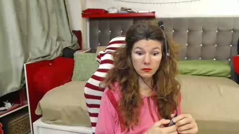 kelly online show from December 2, 12:23 am