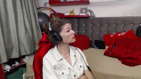 kelly online show from October 11, 6:32 pm