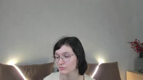 Kelsirabenold online show from March 17, 5:44 am