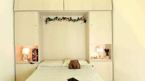 Kendal online show from February 19, 12:16 pm