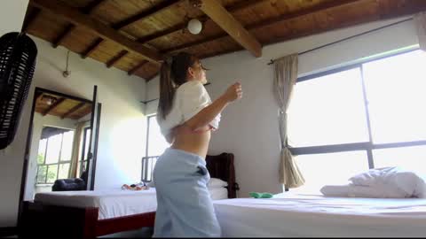 kendall online show from January 31, 4:59 pm