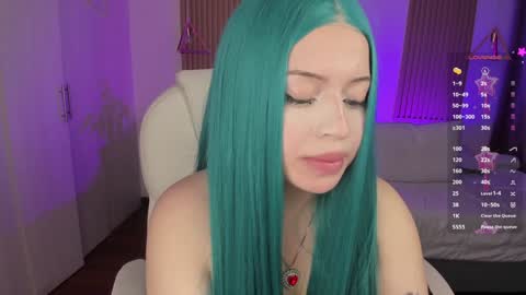 Kendall  online show from October 26, 8:48 pm