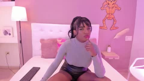 kendrachavez_ online show from November 7, 9:31 pm