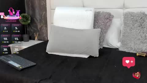 Snapshot of kendraleroy chatting on October 9, 2:05 am KENDRA online show from October 9, 2:05 am