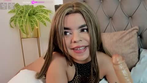 Kenia  online show from February 12, 1:24 pm