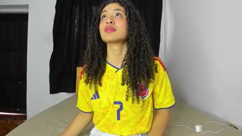 Kenia online show from November 15, 9:38 pm