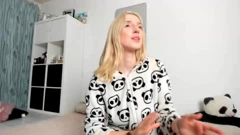 Kenzie online show from October 16, 7:00 am