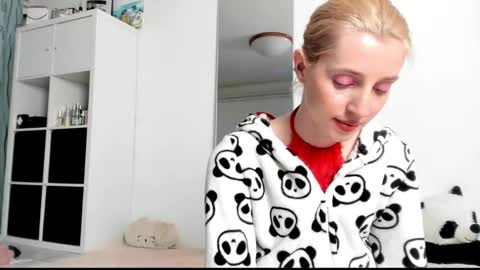 Kenzie online show from March 8, 6:52 am