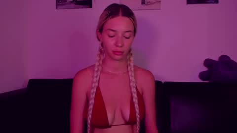 keremhm online show from March 21, 3:39 pm