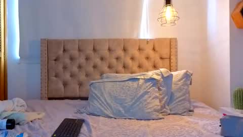 Kery Hillson online show from March 24, 3:28 pm