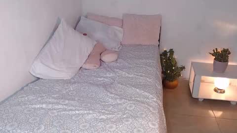 Mia  online show from December 14, 8:18 pm