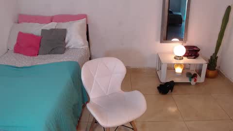 Mia  online show from February 7, 4:03 pm