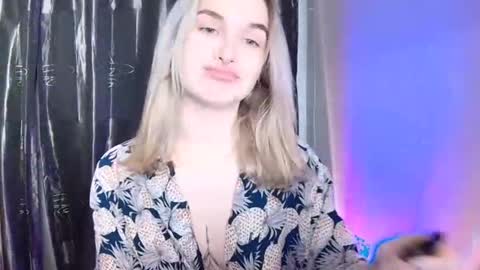 keticam online show from December 18, 3:33 pm