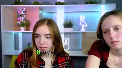 keuli_li online show from February 2, 2:49 pm