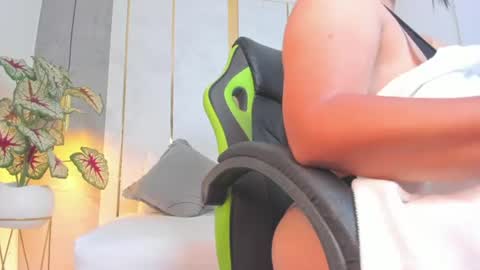 keyla_scott_ online show from June 23, 10:19 pm