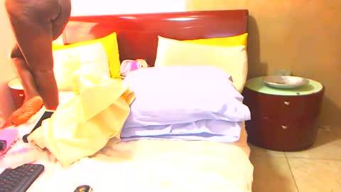 keysenbarxx19 online show from January 26, 1:25 pm