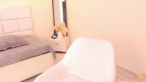 Khloe online show from February 5, 2:31 pm