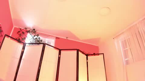 Khloe online show from November 19, 3:56 pm