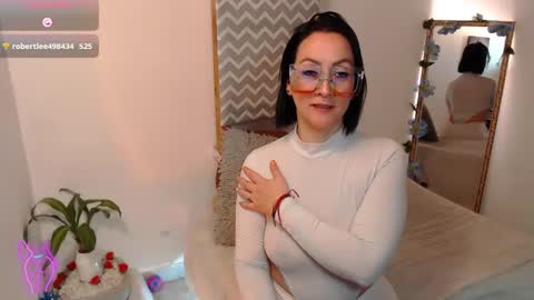 Kiara Bermont online show from October 21, 5:17 pm