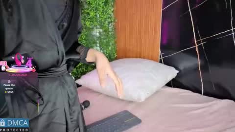 Kiara Zahiri online show from October 7, 11:14 am