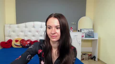 Kara online show from December 2, 8:44 pm