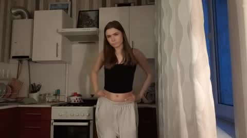 Ola my name is Lissa  Lets hit 10 Thumbs Up together   online show from April 7, 3:47 pm