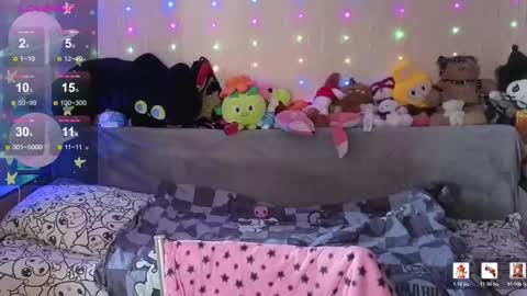 kiki_blue_eyes online show from February 20, 6:19 am