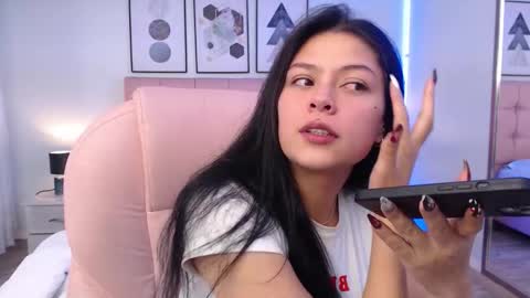 Snapshot of kiki_cams chatting on October 21, 9:52 pm kIKI online show from October 21, 9:52 pm