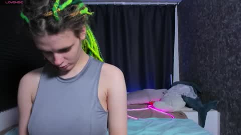 Kiki online show from November 2, 10:07 am