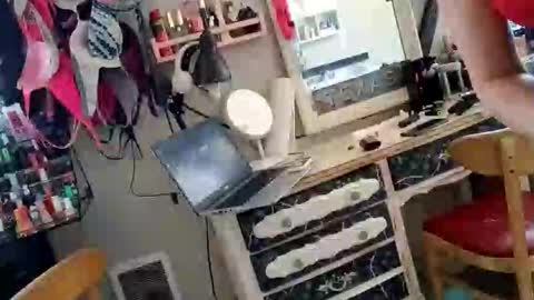 kikilovespartylights online show from April 10, 6:47 pm