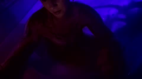 kikilovespartylights online show from November 12, 12:25 pm