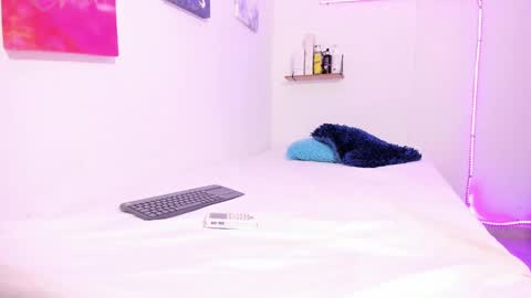 kim online show from February 1, 8:26 pm