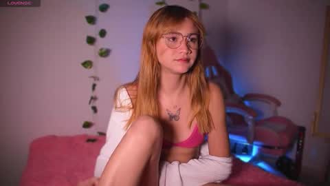 ISABELLA 3 online show from January 8, 3:54 am