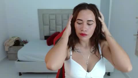 Kimberly online show from November 27, 8:01 pm