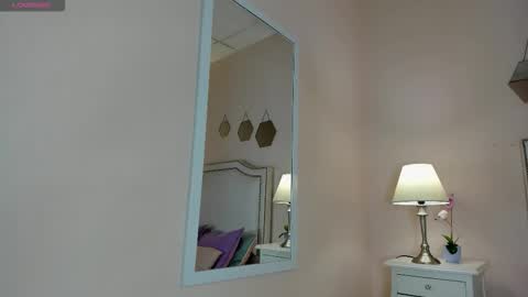 Snapshot of kimapril chatting on October 8, 8:13 pm April online show from October 8, 8:13 pm