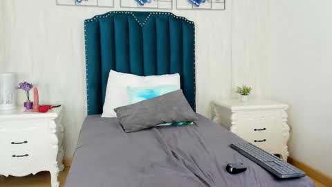 kimberly colle7 online show from March 1, 8:52 pm